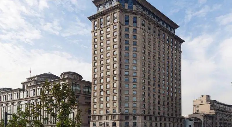 LES SUITES ORIENT BUND