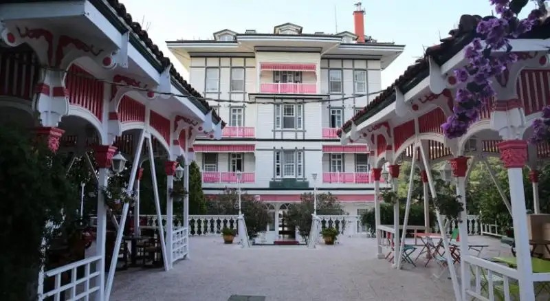 MERIT HALKI PALACE