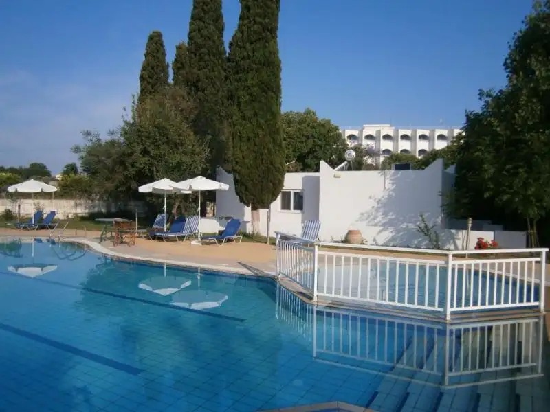 THEODOROU BEACH HOTEL APARTMENTS