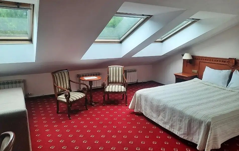 GOLDEN HOTEL (ГОЛДЕН ХОТЕЛ)