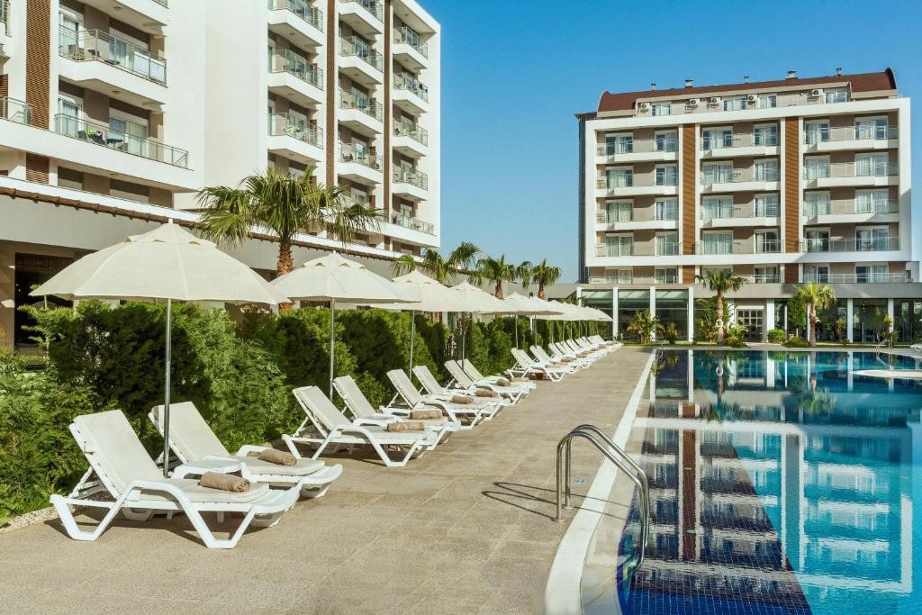GREENWOOD SUITES RESORT (EX. SHERWOOD SUITES RESORT)