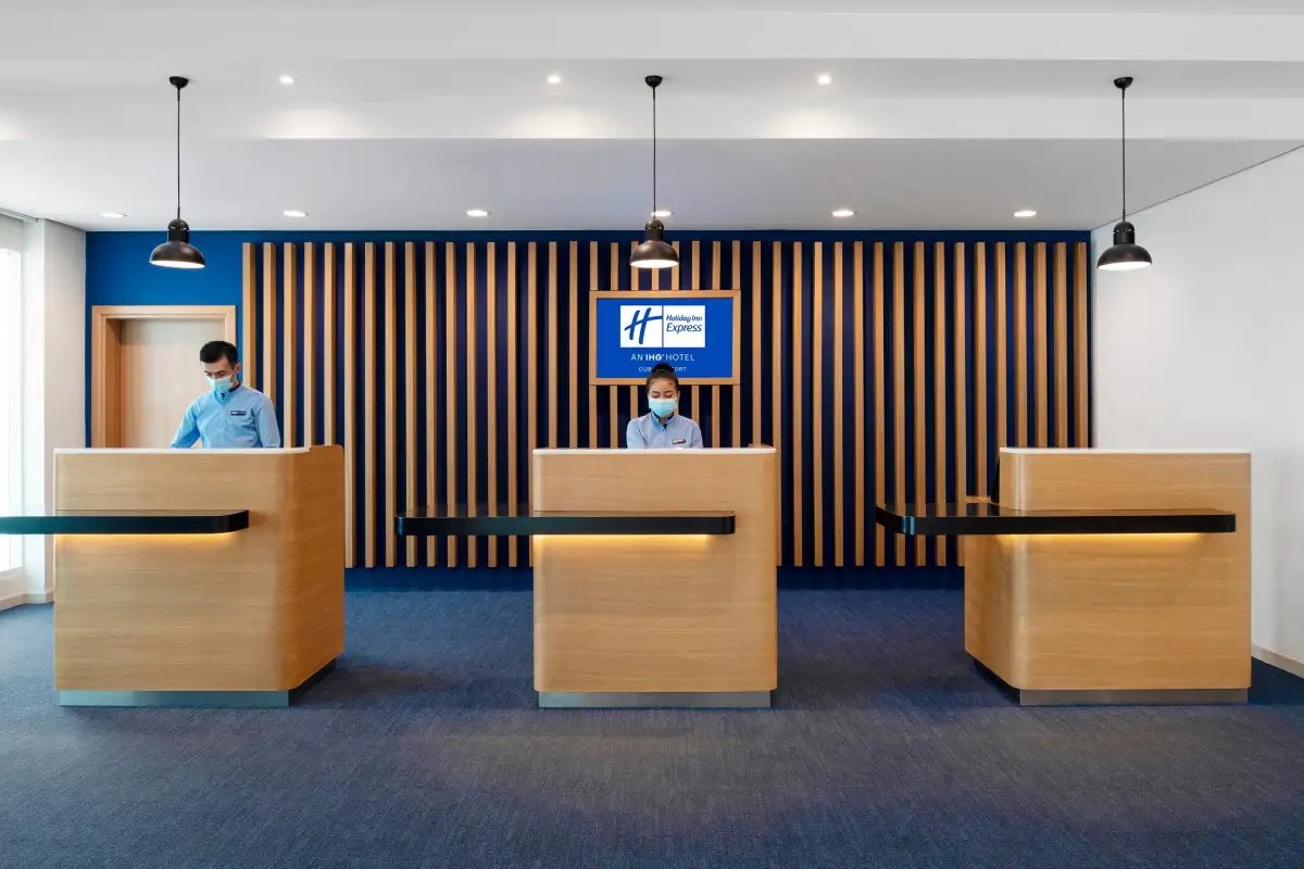 HOLIDAY INN EXPRESS DUBAI AIRPORT