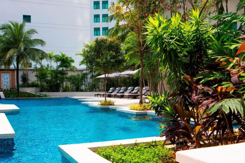 THE RITZ CARLTON