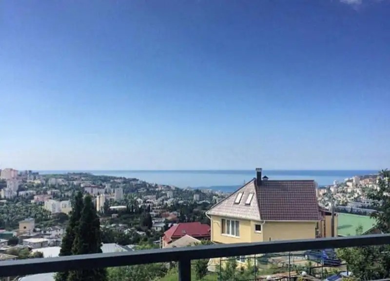 НАД МОРЕМ