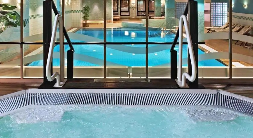 HILTON DRESDEN HOTEL