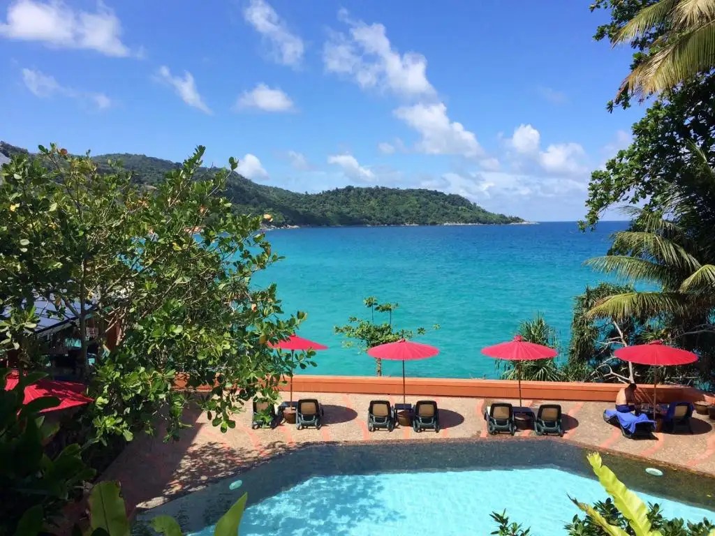 MOM TRIS VILLA ROYALE