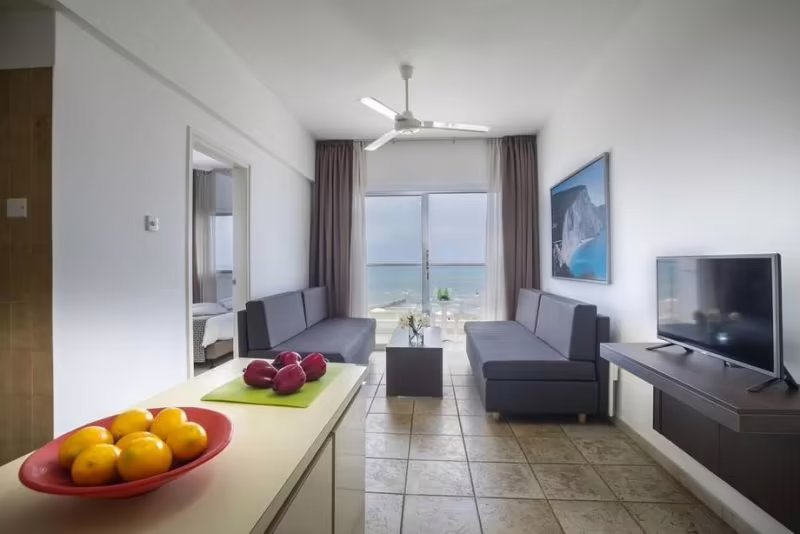 CONSTANTIANA BEACH APT