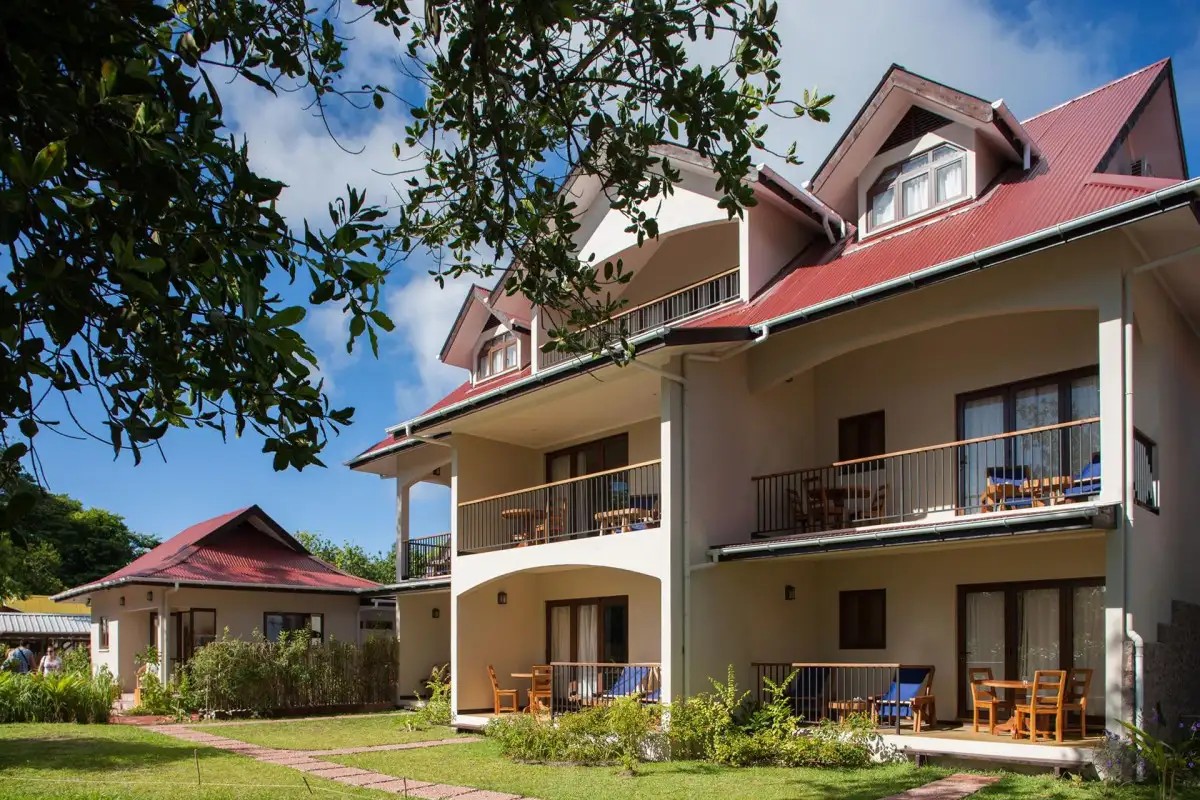 L HIRONDELLE GUEST HOUSE APT