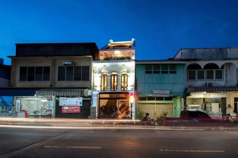 XINLOR HOUSE