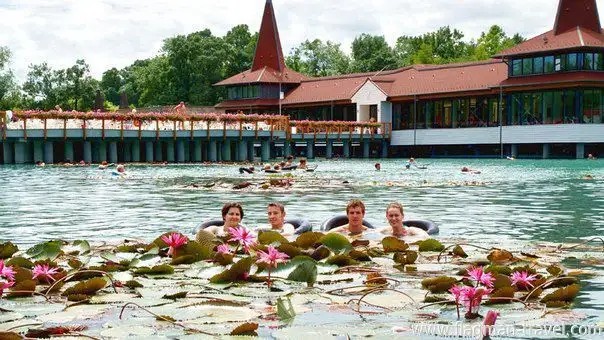 ESZTER IVAN APARTMENTS