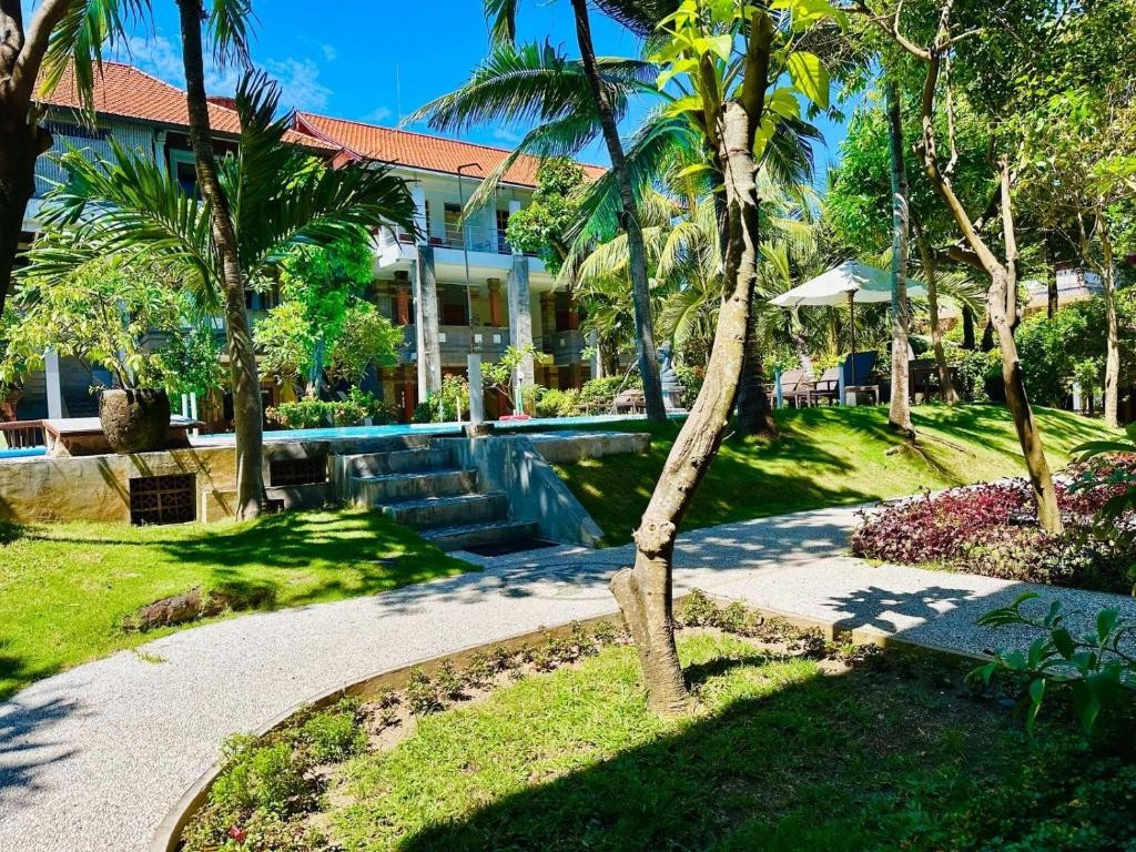 MELASTI KUTA BEACH BUNGALOWS