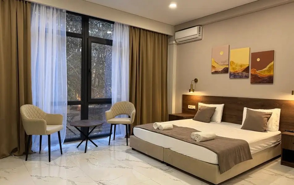 SOLAR HOTEL