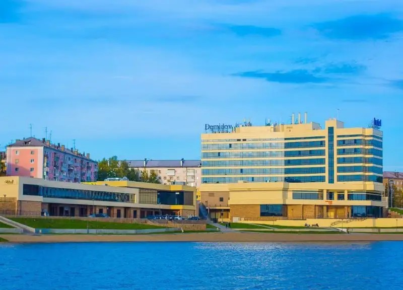 DEMIDOV PLAZA (ДЕМИДОВ ПЛАЗА)