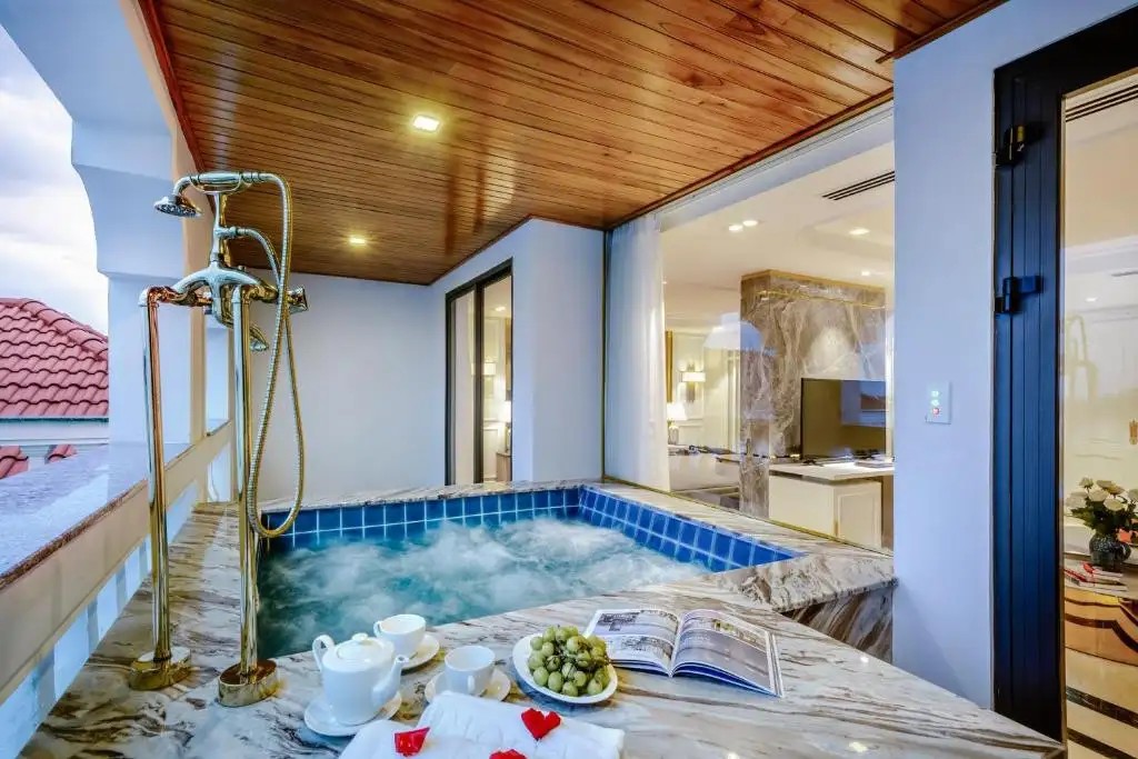 LE PAVILLON GALLERY HOI AN HOTEL & SPA