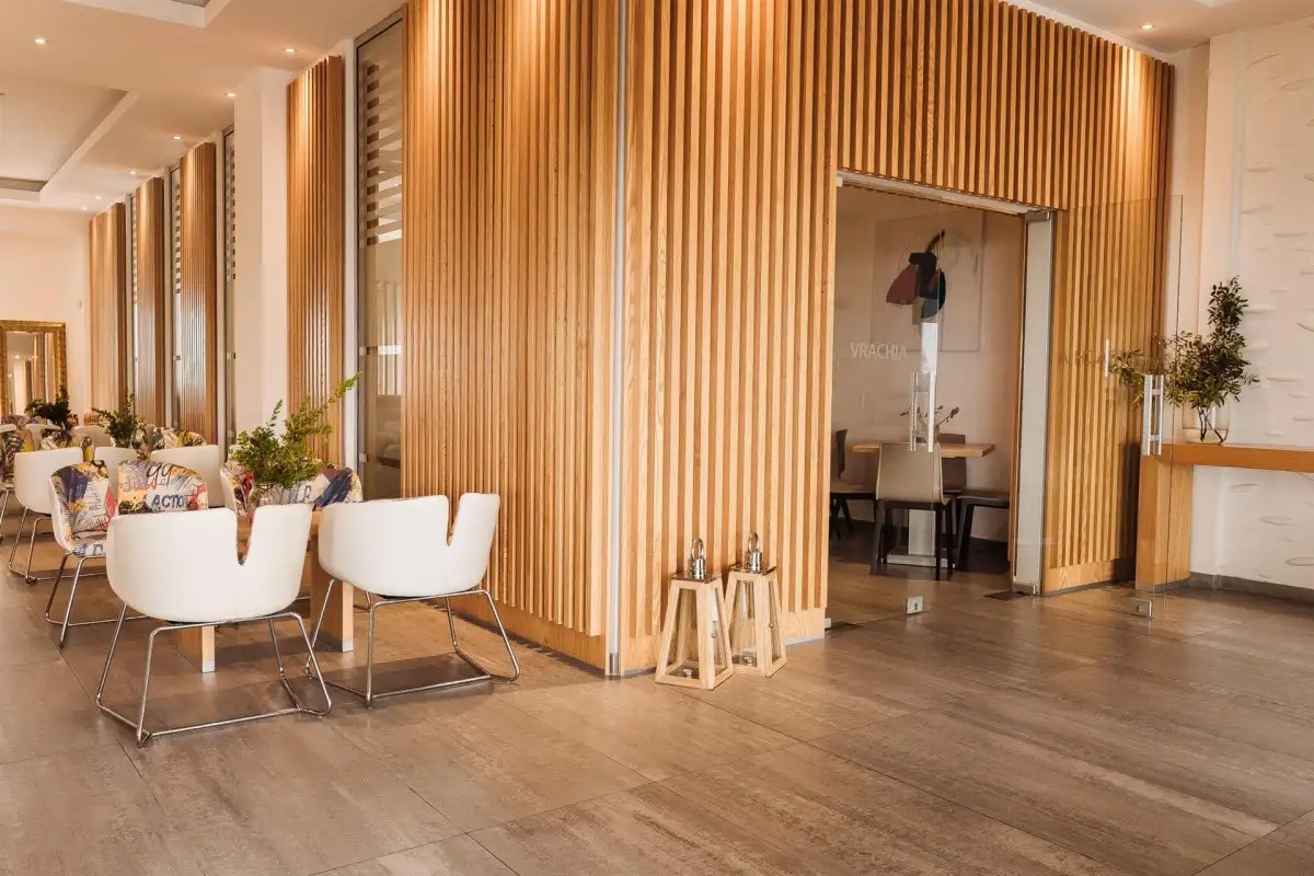 VRACHIA BEACH HOTEL & SUITES - ADULTS ONLY 16+