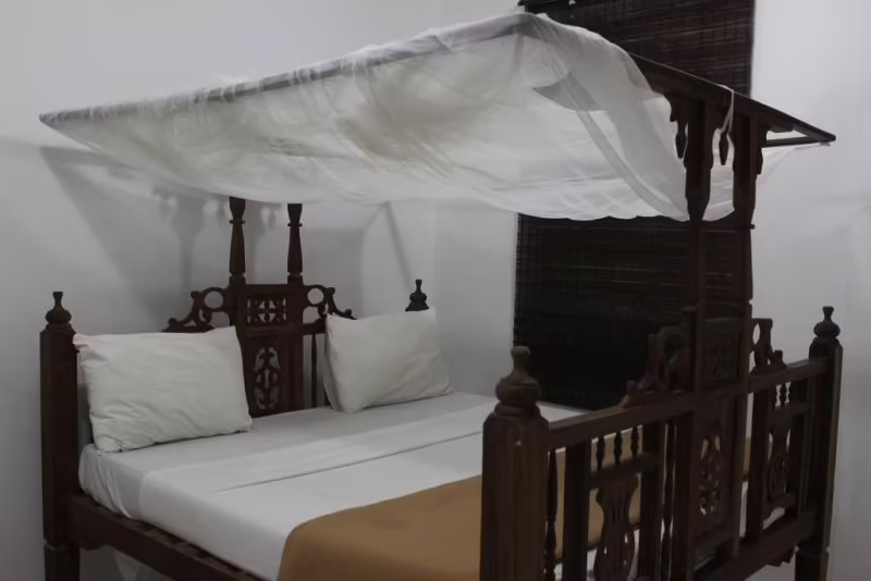 SAFARI LODGE