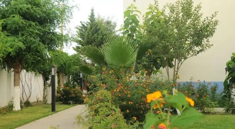 ARAL HOTEL SIDE
