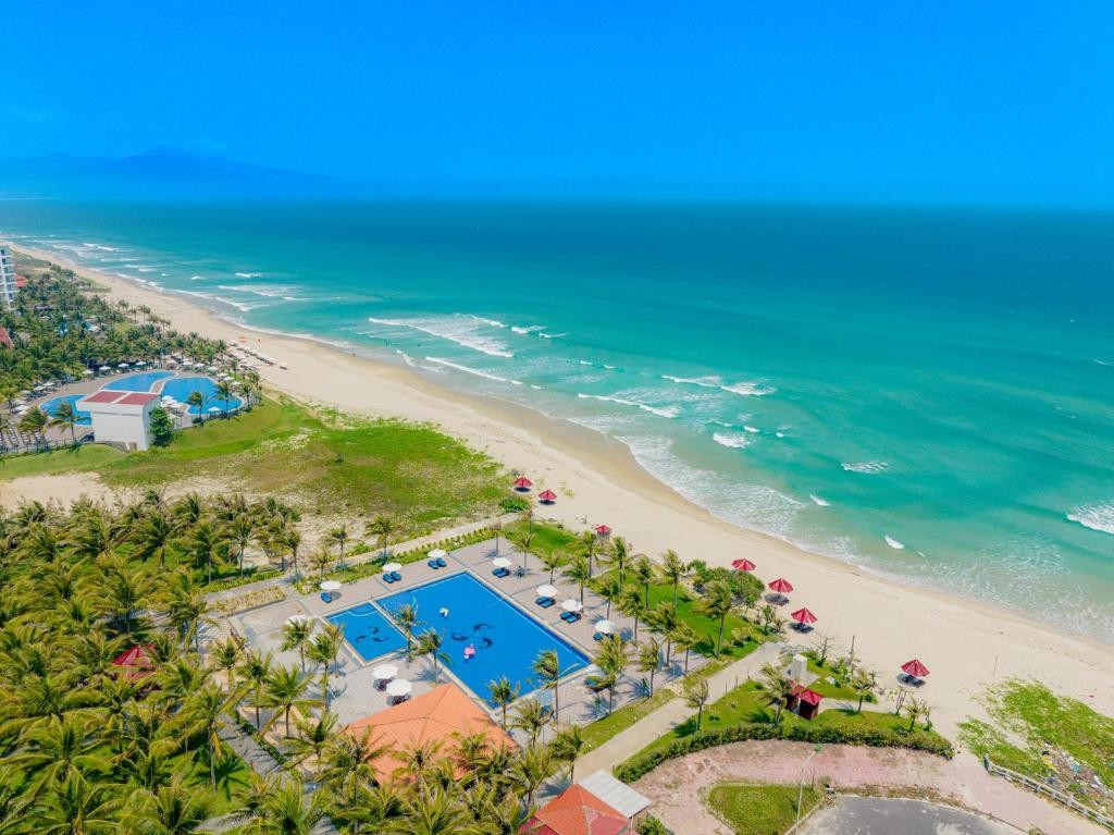 TUANA HOTELS CAM RANH RESORT (EX. OCEAN WAVES RESORT CAM RANH)