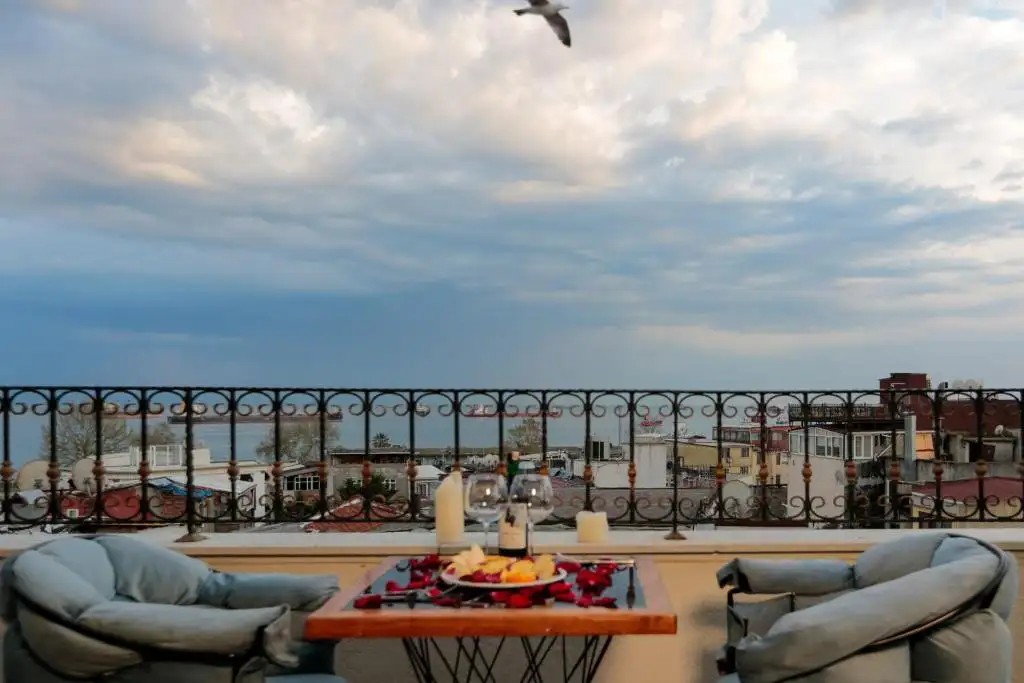 NOVA CITY HOTEL (EX. GRAND INOVA, AMBER SUITES)
