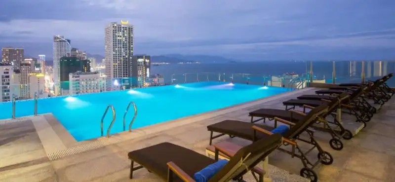 STAY 7 INTERNATIONAL HOTEL