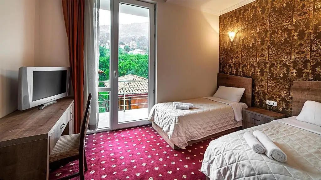 ORANGE HOTEL
