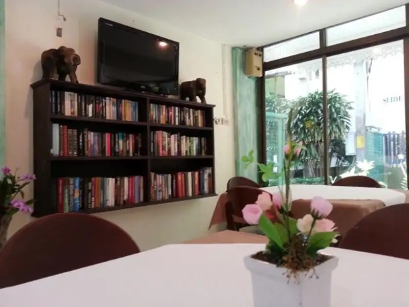 DIVERS INN