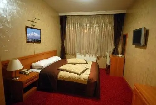 GRAND ULGER HOTEL