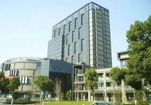 VIENNA INTERNATIONAL HOTEL SHANGHAI HONGQIAO HUB QINGPU METRO STATION (EX. JULY PLAZA INTERNATIONAL)