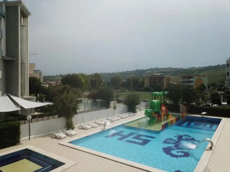 SMERALDO HOTEL GIULIANOVA