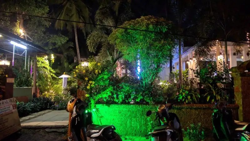PAPARAZZI BEACH RESORT