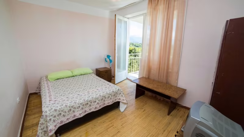 ЗОЛОТОЙ БЕРЕГ ГУДАУТА