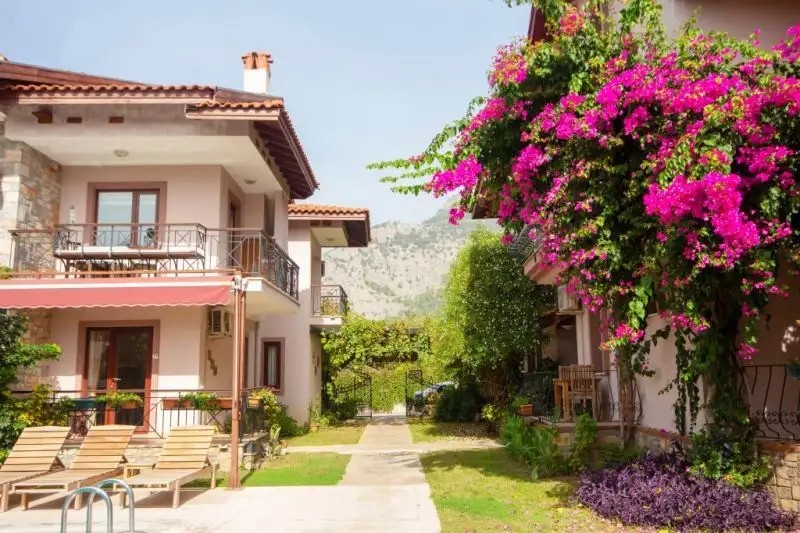 VIRA APART HOTEL & SUITES