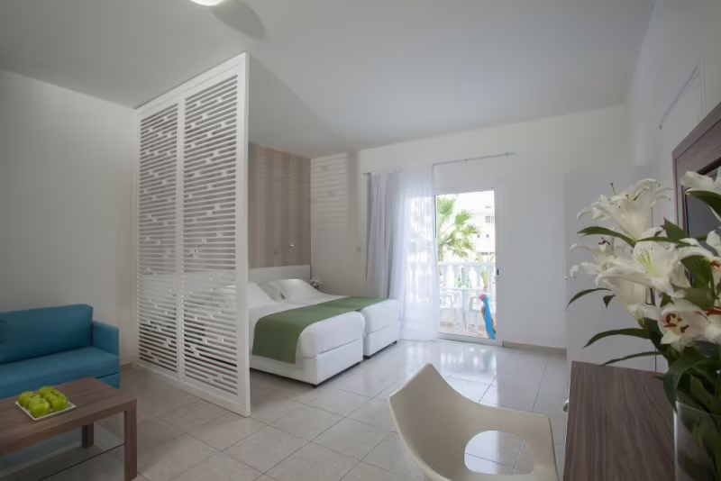 PRINCESSA VERA HOTEL APARTMENTS