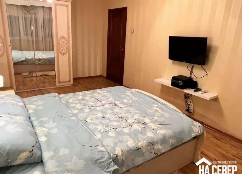 НА СЕВЕР НА ПРОСПЕКТЕ КИРОВА