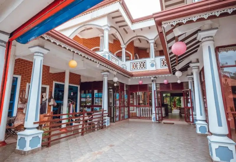 THE VILLAGE INN RESORT