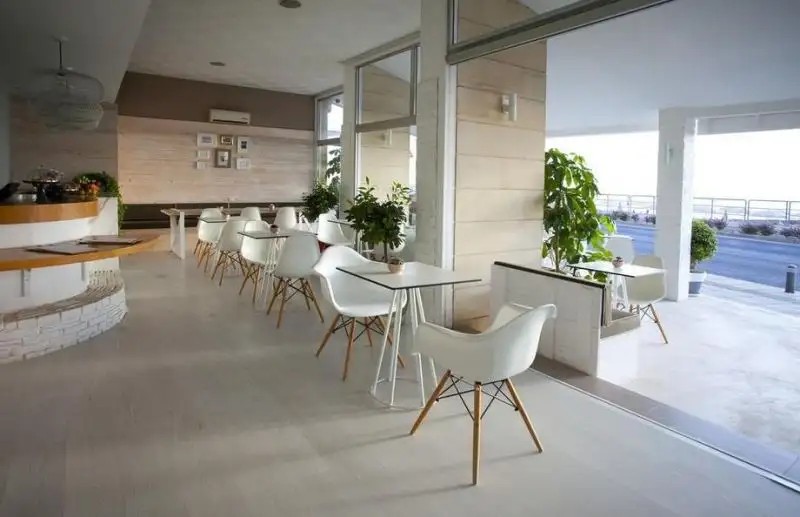 CONSTANTIANA BEACH APT