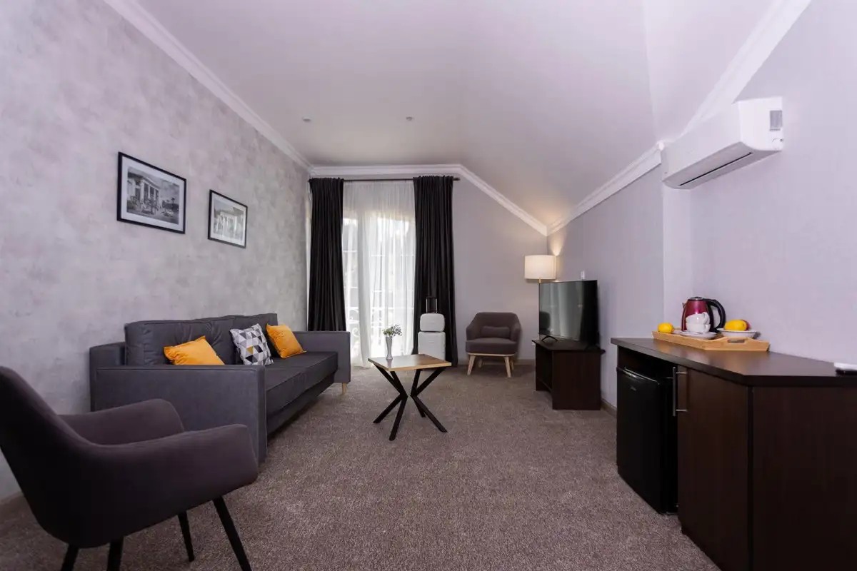 НИКОПОЛИ (БЫВШ. ОЛИВА)