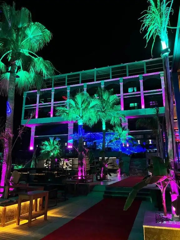 ROBIN HOOD HOTEL ADULTS ONLY 18+