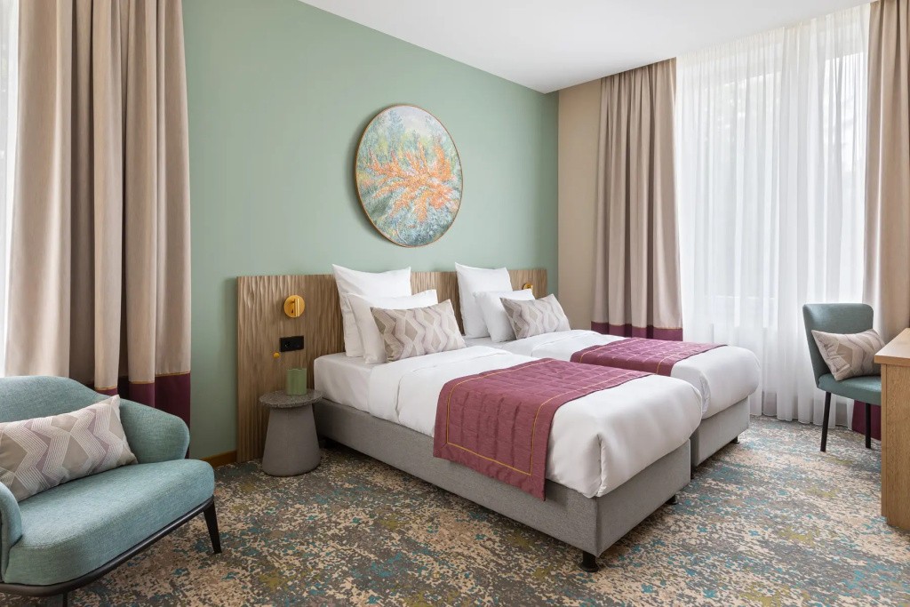 BERRY HOTEL & SPA