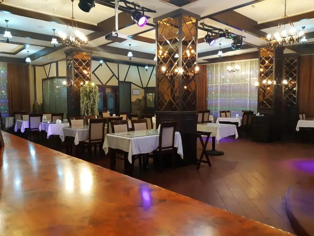 ROYAL HOTEL