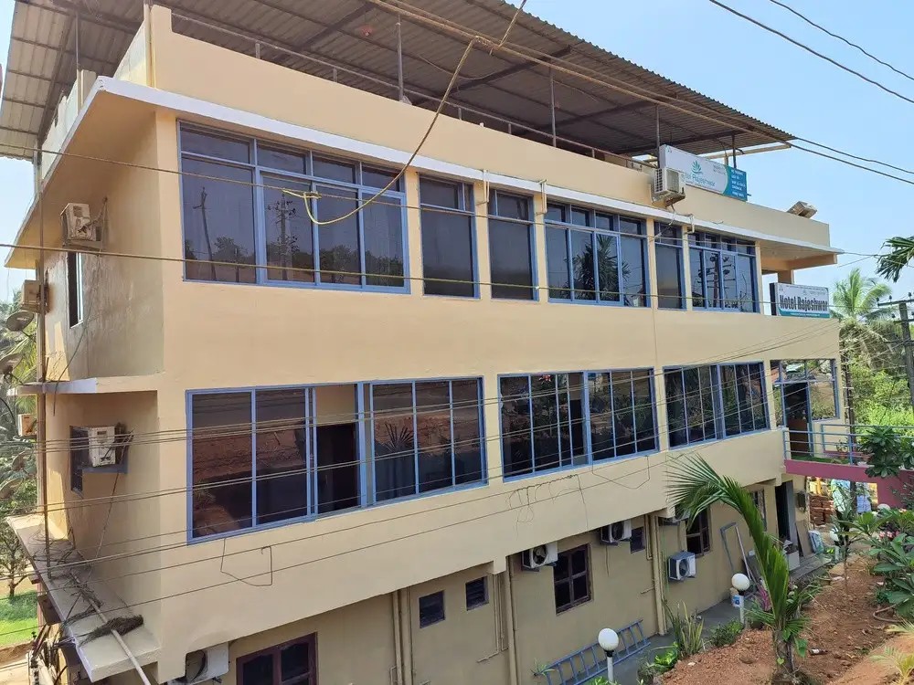 HOTEL RAJESHWAR (EX. AANANDA HOTEL)