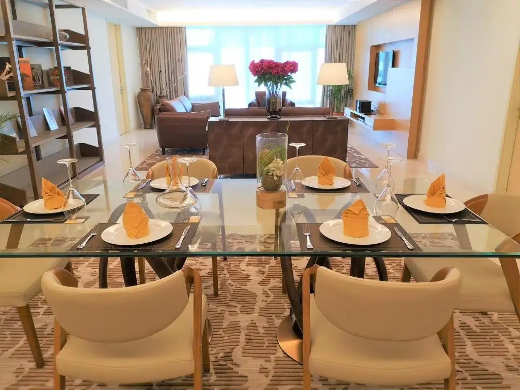 CORMAR SUITES