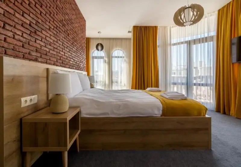 LONDON HOTEL