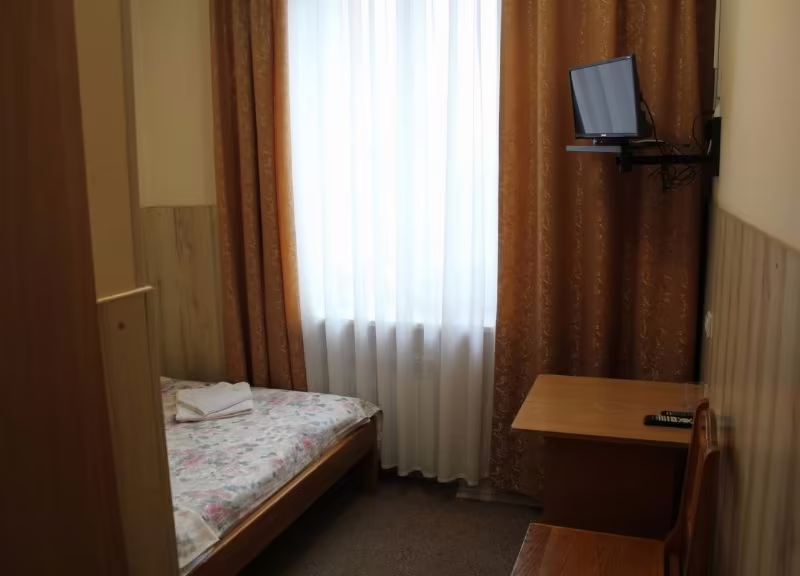 ГЛОРИЯ ГУСЕВ
