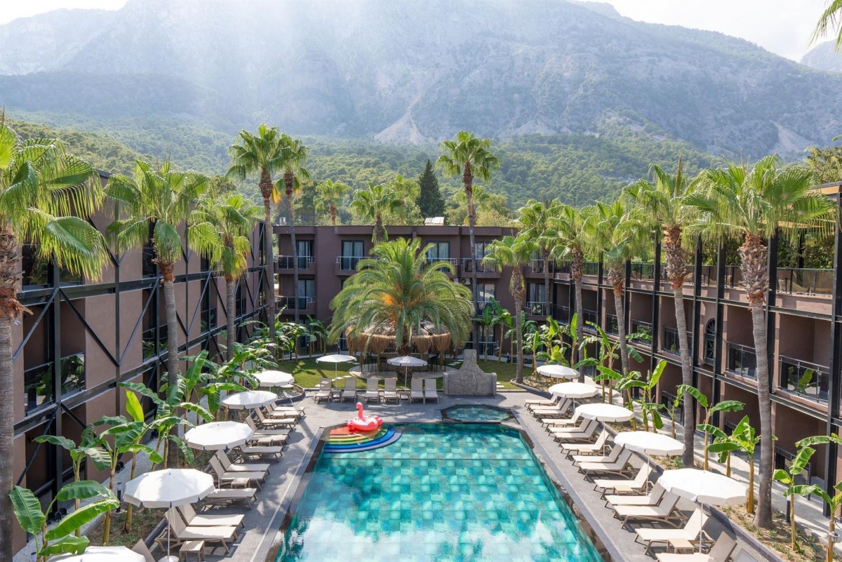 GOLDEN SUN HOTEL