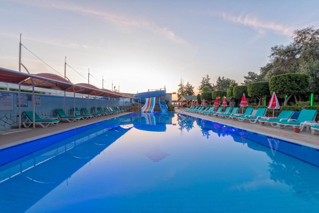 LIMS BONA DEA BEACH HOTEL
