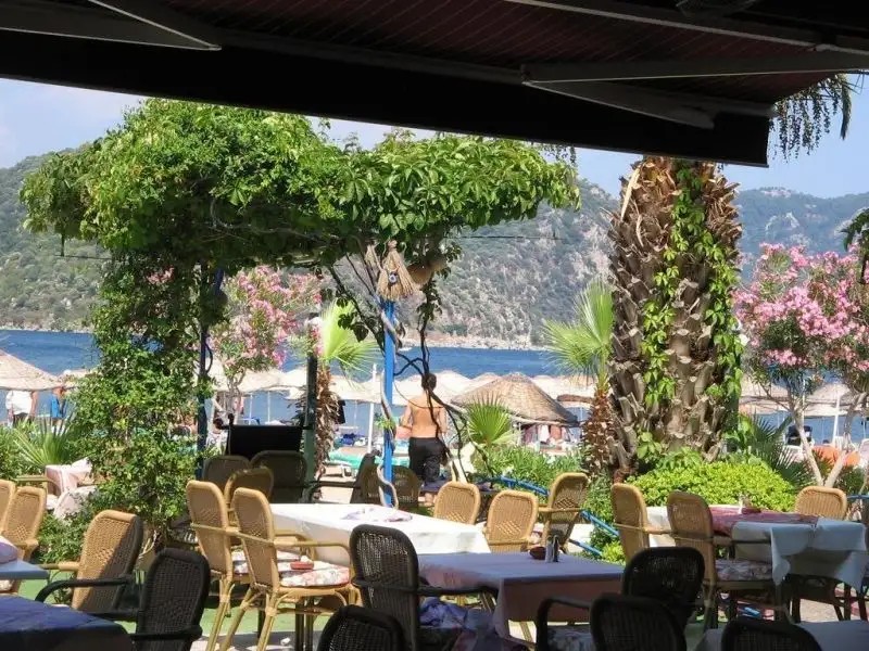 KONTES BEACH