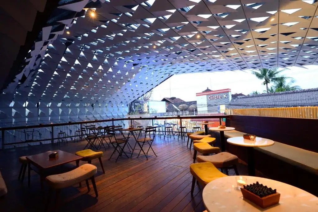IZE SEMINYAK