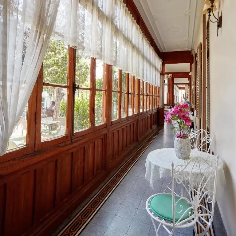 VILLA LEVANTE