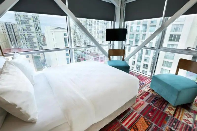 DISCOVERY HOTEL